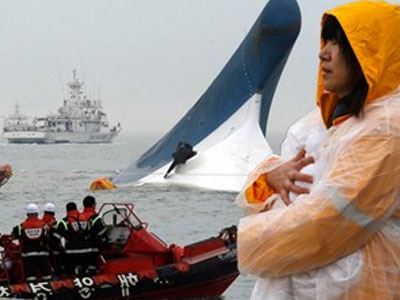 Ν. Κορέα: Τους 244 έφτασαν οι νεκροί από το ναυάγιο